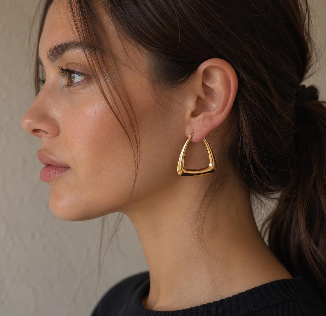 Triangle Chunky Hoop Earrings detail