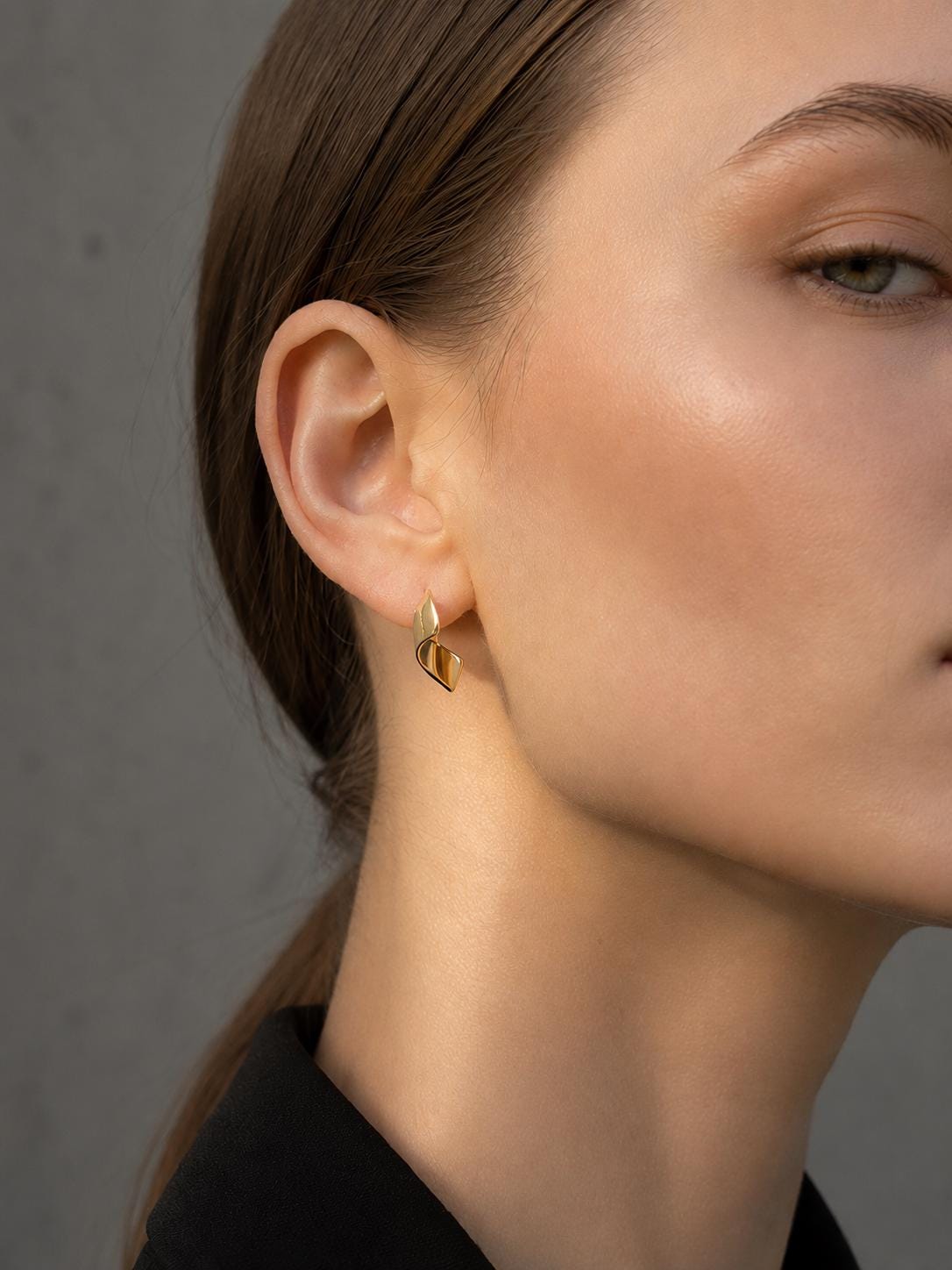 Twisted Petal Stud Earrings detail